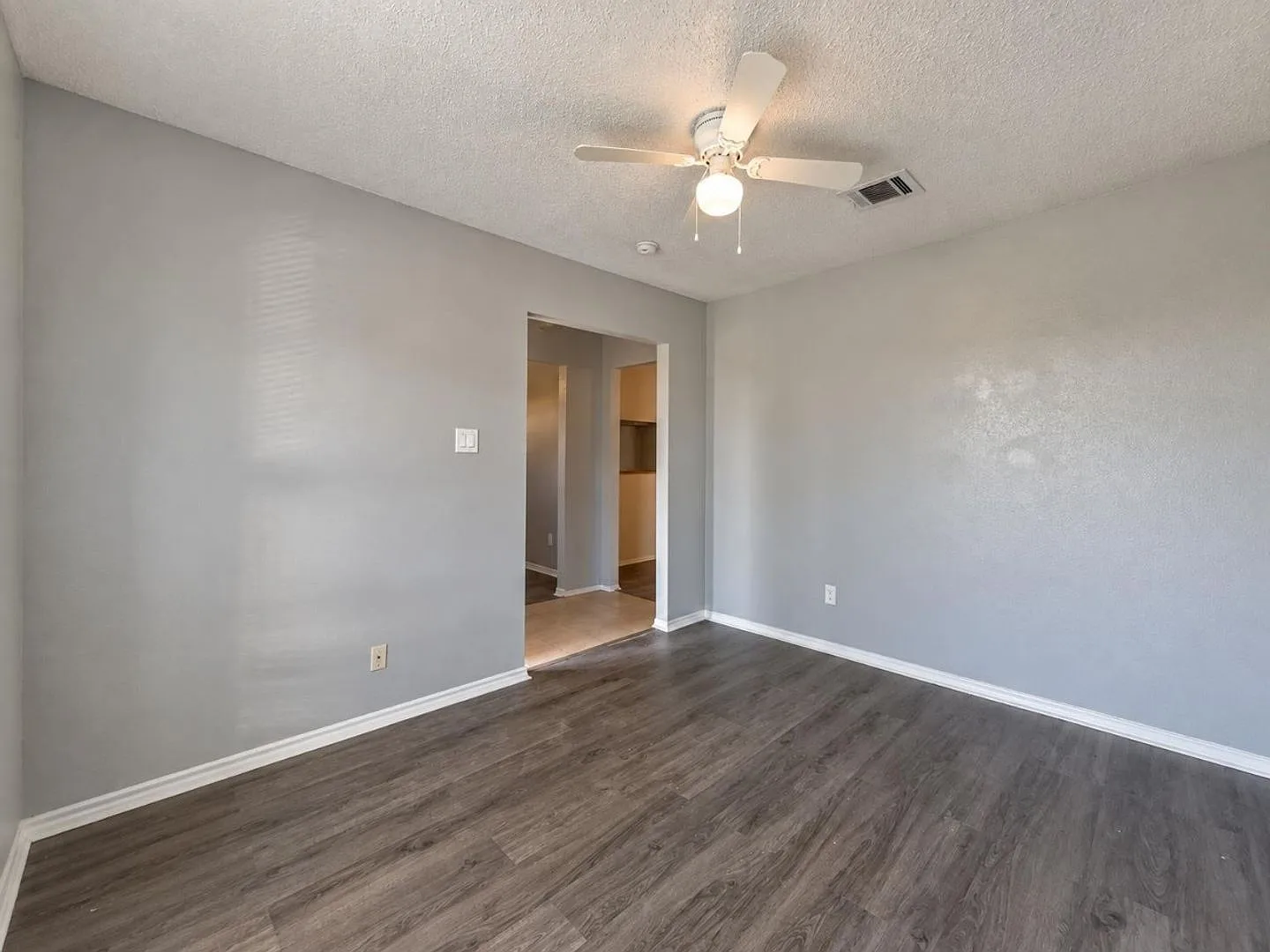 12814 Greenshire Dr. — Photo 2