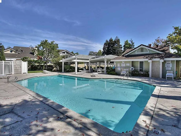 2908 Barrington Ter — Photo 2