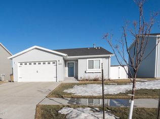 3214 15th St NW, Minot, ND 58703