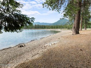 471 Circle Dr, Hope, ID 83836