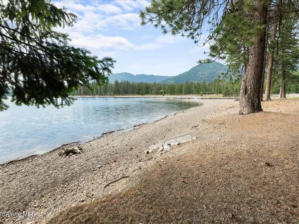 471 Circle Dr, Hope, ID 83836