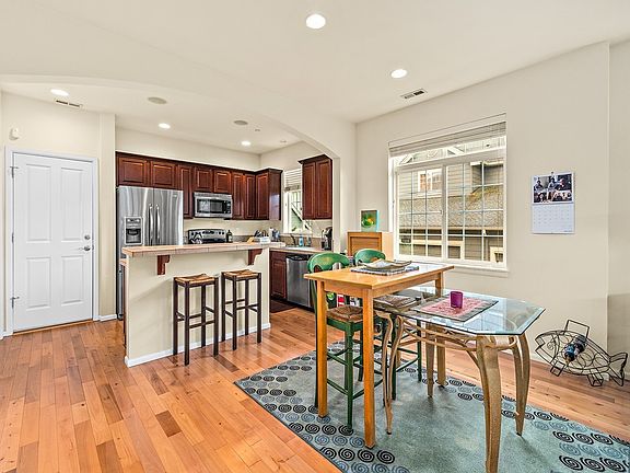 5th image of 1761 11th Ln NE