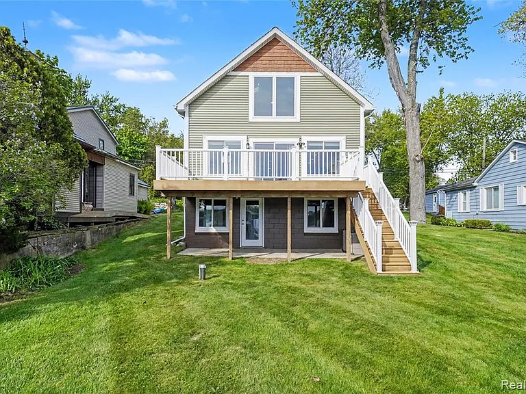 10280 Lakeside Dr — Photo 24