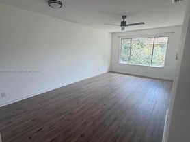 3239 NW 103rd Ter