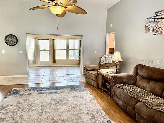 3rd image of 422 HARBOURVIEW DRIVE