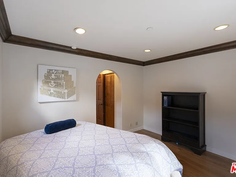 1407 N Beverly Dr — Photo 50