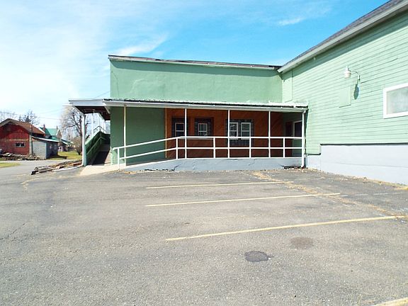 2nd image of 262 River Road