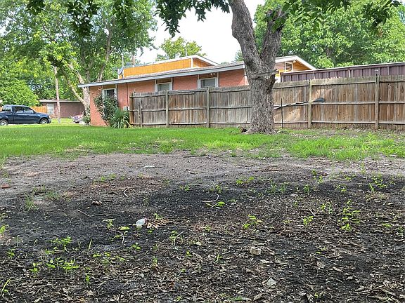4th image of 605 S Colbert Ave
