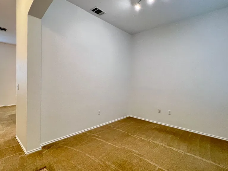 4112 Mattie St — Photo 3