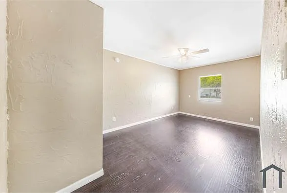 2420 S Lake Ave — Photo 9