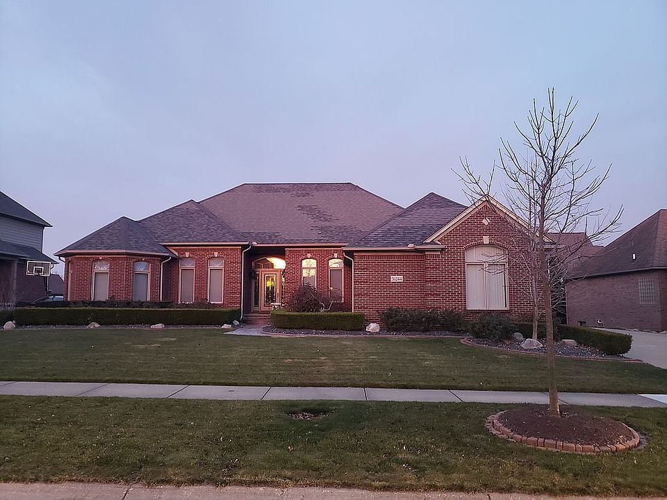 1st image of 56244 Summit Dr