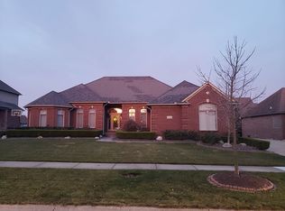 56244 Summit Dr, Shelby Township, MI 48316