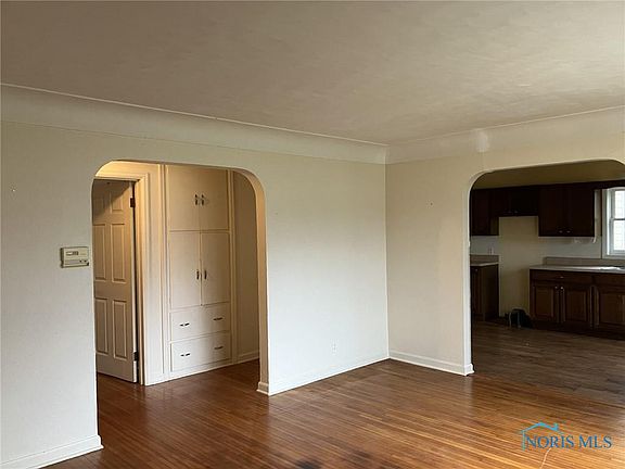 4th image of 537 W 7th St