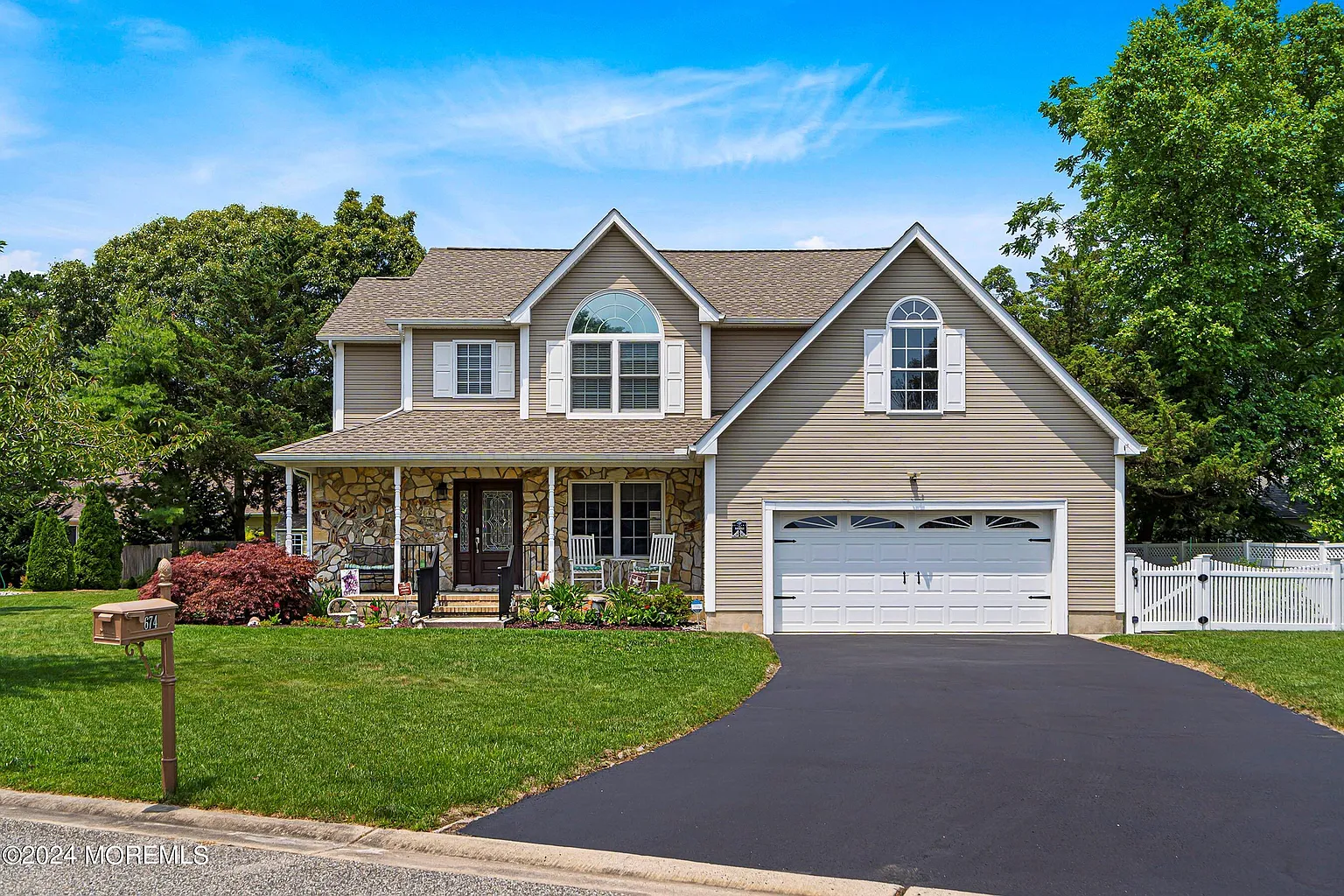 674 Hawks Nest Road photo 1