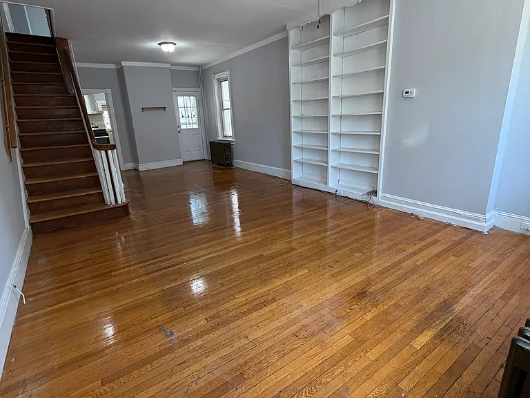 464 Genesee St #1 — Photo 6