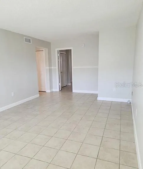 817 Sky Lake Cir #A — Photo 3