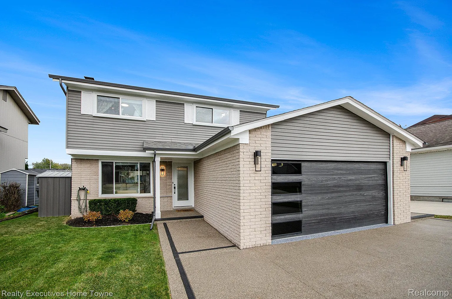 37762 Huron Pointe Dr photo 1
