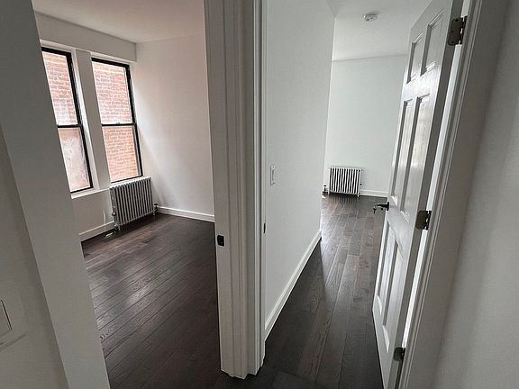 3rd image of 316 6th St APT 4R