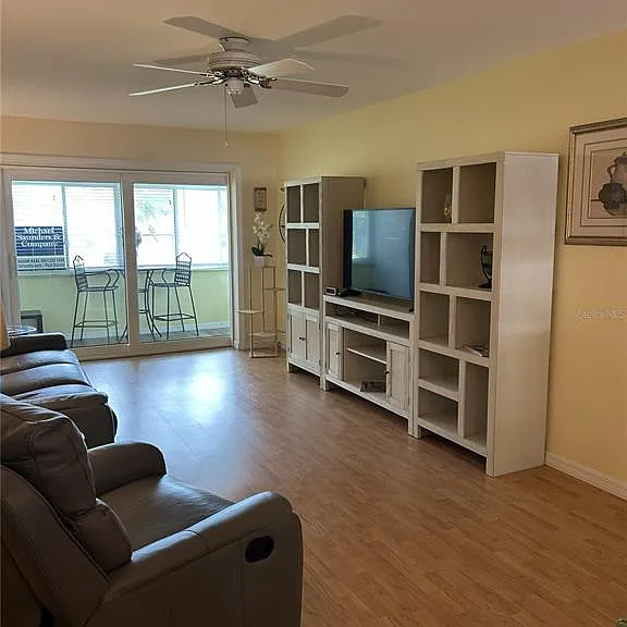 3900 Roxane Blvd #8B — Photo 11