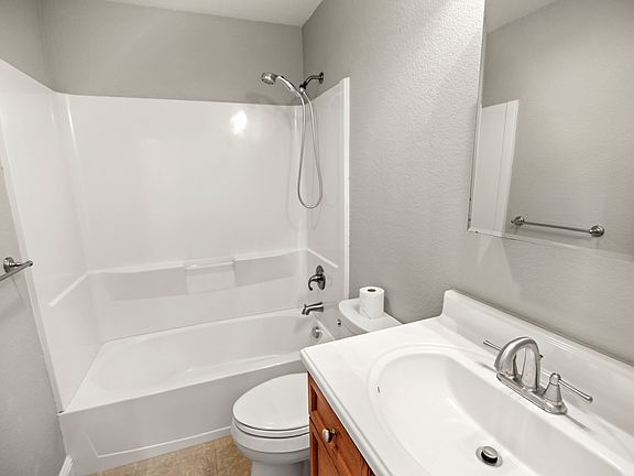 4th image of 608 Mormon St #1/2