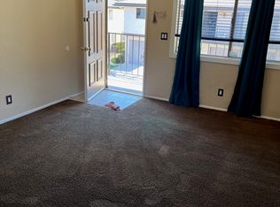2069 Avenida Refugio UNIT 4, Simi Valley, CA 93063