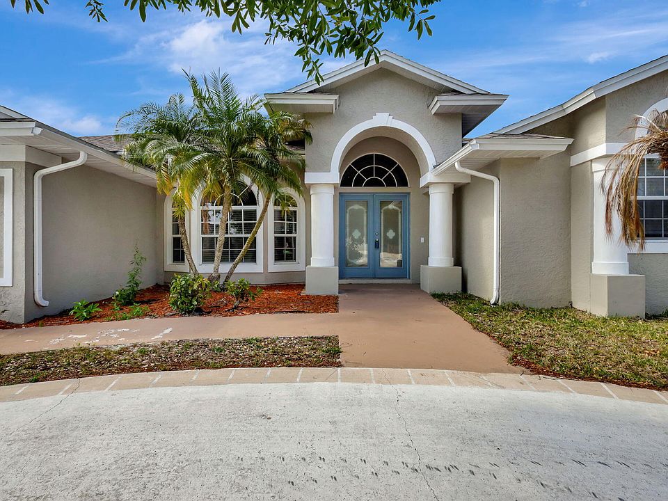 1st image of 319 SW Majestic Terrace