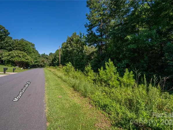 6214 Mountainside Dr, Hickory, NC 28601