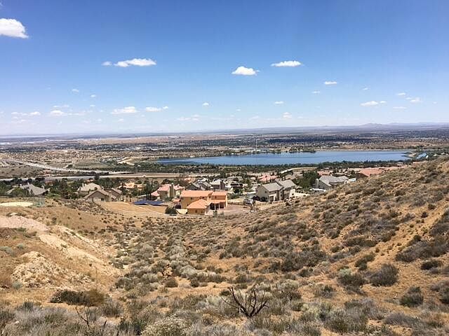 1st image of 500 Lakeview Dr