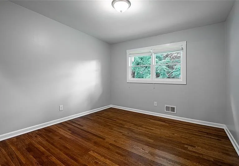 2470 Landeau Cir — Photo 20