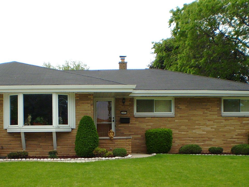 2nd image of 3657 S Sunset Dr