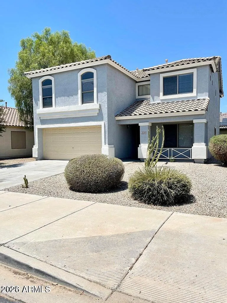 4 bed, 2.5 bath, 2232 sqft, $1,999 — Photo 2