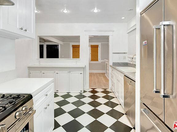 5th image of 7461 Hawthorn St
