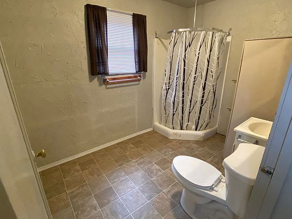 5th image of 229 W Highland Ave