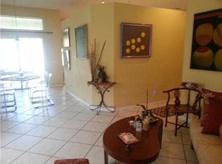 660 Willow Bend Rd, Weston, FL 33327