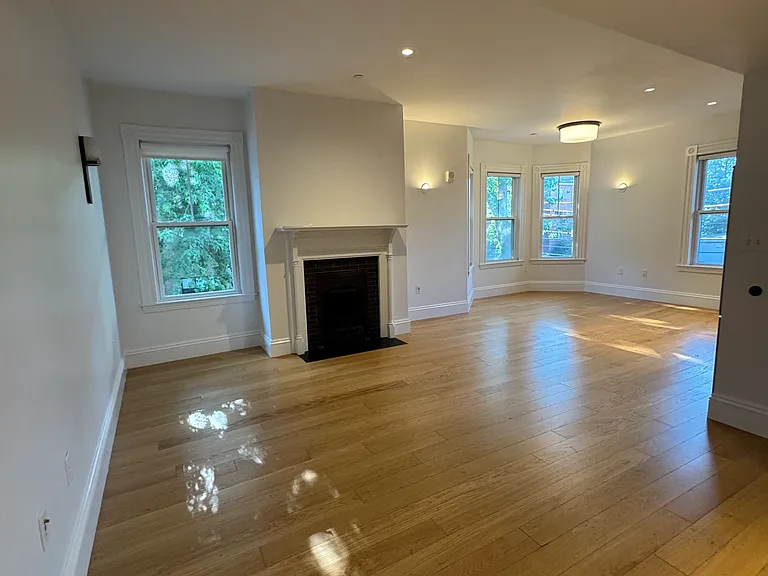 87 Gardner St — Photo 14