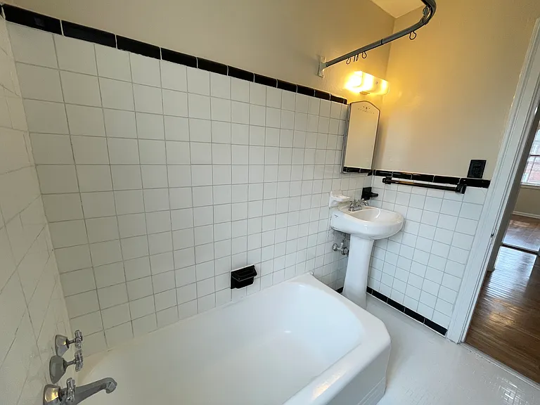 2823 Thornhill Rd — Photo 59