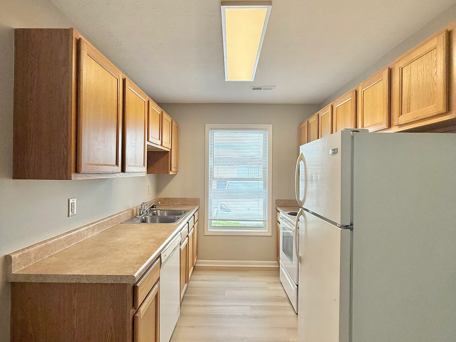 2 bed, 1056 sqft, $1,195 — Photo 4