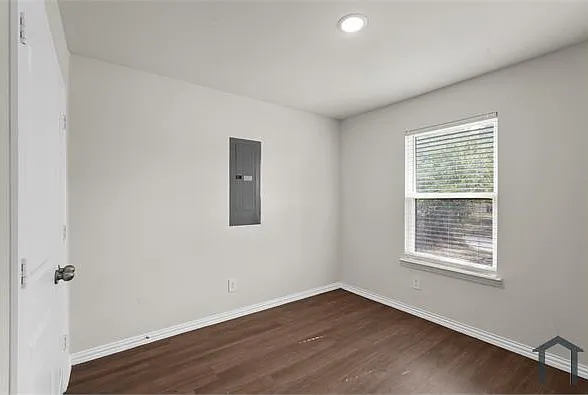 3 bed, 1028 sqft, $1,575 — Photo 1