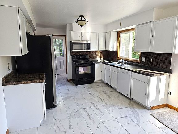 3rd image of 6813 Elmwood Ave