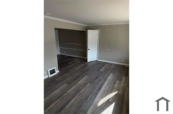 Building Photo - 1135 Darr Dr