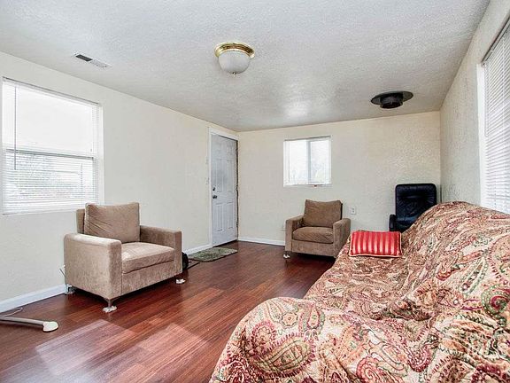 2nd image of 313 E Kearney St