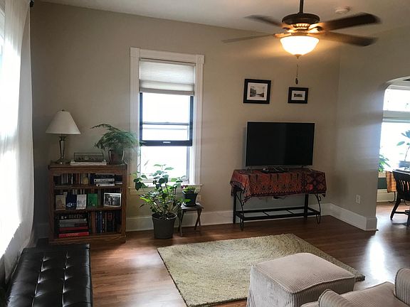 2nd image of 95 Victoria St N APT 2