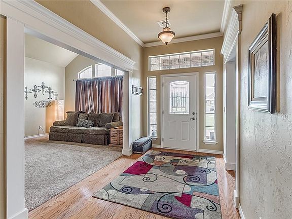 3rd image of 1517 Goldfinch Ct