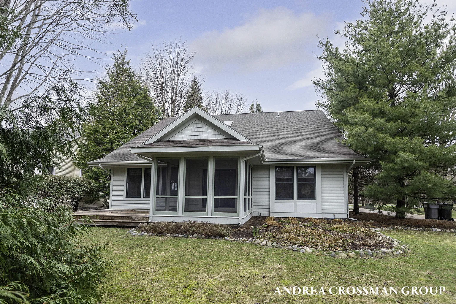 2286 Perry St photo 1