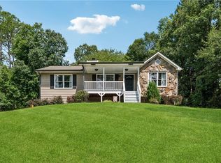 12 W Ridge Ct SE, Cartersville, GA 30121