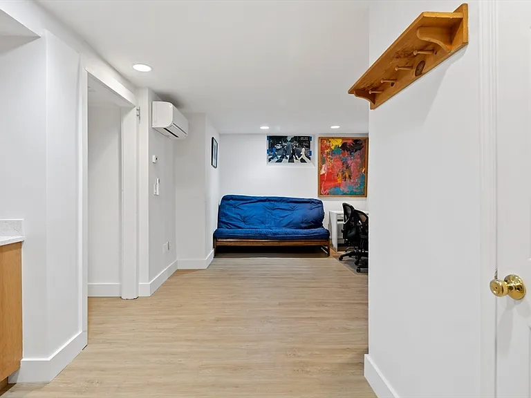 340 Harvard St #B — Photo 6