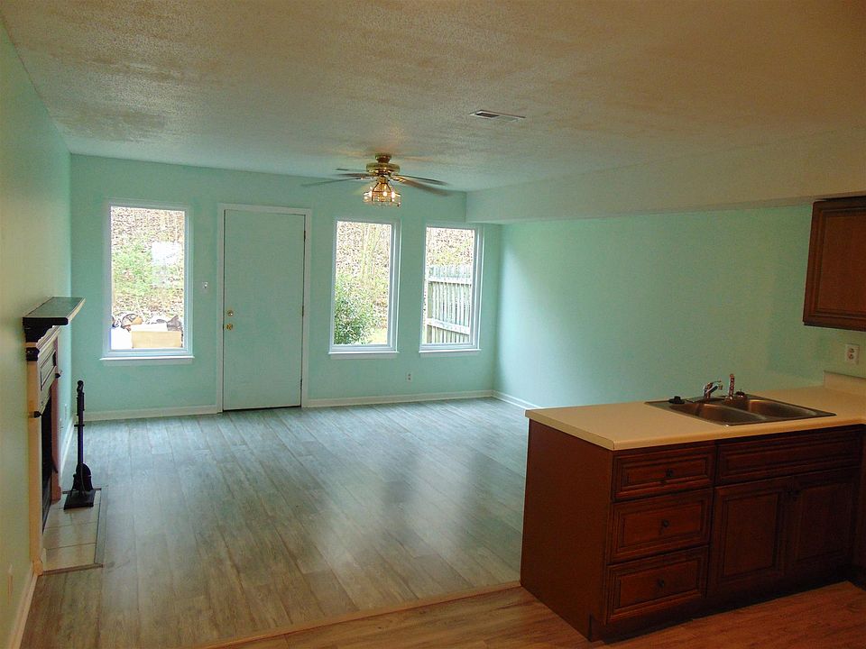 1st image of 932 Kingsbury Dr