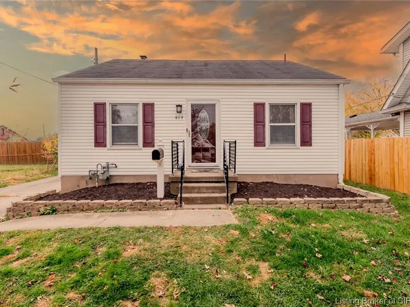619 N McKinley Avenue, Clarksville, IN 47129