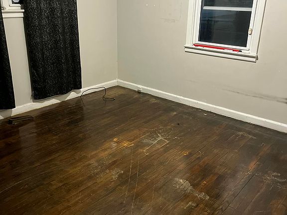 5th image of 409 Arbor Street