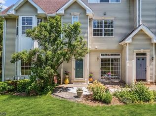 65 Wildflower Ln #1802, Morristown, NJ 07960